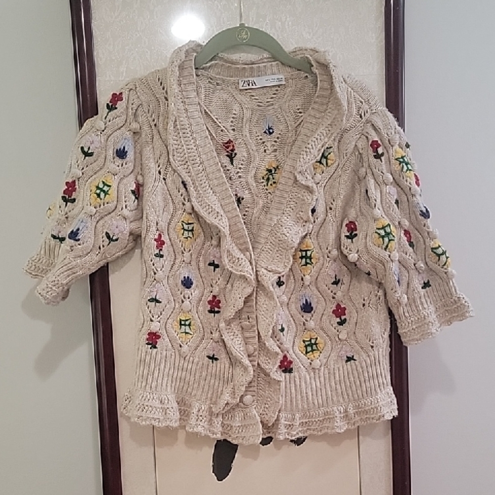 Zara Cream Knit Cardigan with Multicolor Floral Embroidery